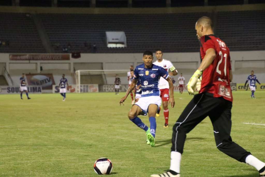 Tiago Marques foi o grande destaque na vitória da Ferroviária sobre o Ituano com dois gols - Betão Boschieiro / Ferroviária