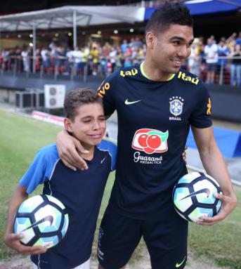 Casemiro foi muito assediado em sua volta ao Morumbi