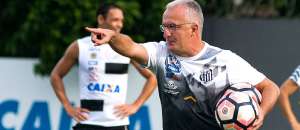Paulistão: Dorival reclama de sequência de jogos e elogia elenco do Santos