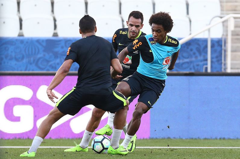 Seleção ‘corintiana’ faz Brasil se sentir em casa no 1º treino em Itaquera