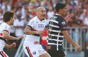 Ceni reclama de erro da zaga, mas elogia postura do São Paulo no clássico