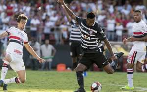 Paulistão: Jô critica árbitro do clássico por anular gol e expulsar Wellington Nem