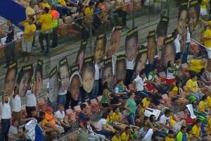 Eliminatórias: Brasil x Paraguai terá exibição de fotos de crianças desaparecidas