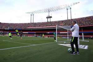 Eliminatórias: Tite confirma escalação do Brasil com Fagner e Firmino contra o Paraguai