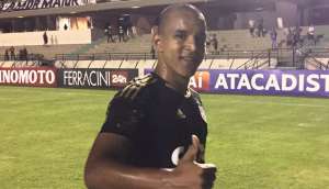 Ponte Preta poupa pendurados e pode ter Yuri, 'Meninão Artilheiro', na vaga de Pottker