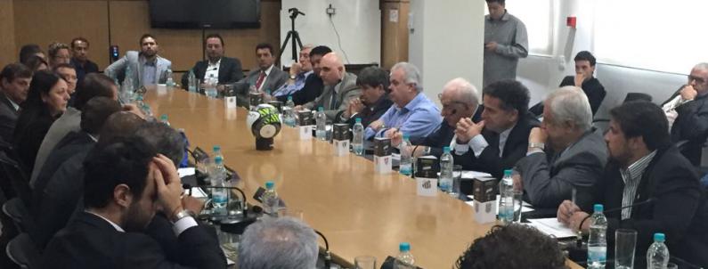 Dirigentes dos oito clubes classificados e da Federação Paulista se reuniram na sede da FPF