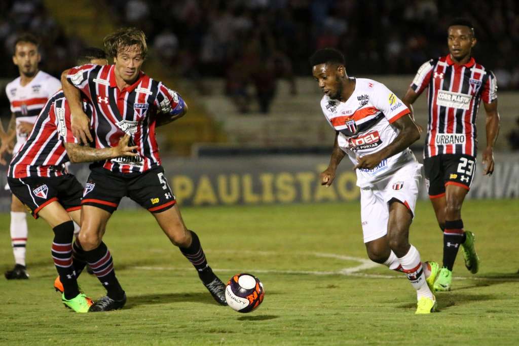 Botafogo vai em busca da vitória contra Corinthians - Rogério Moroti