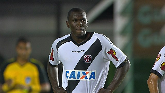 Carioca: Tribunal acata pedido do Vasco, corrige cartão amarelo e libera o zagueiro Jomar