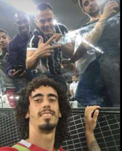 Inter volta a trás e fica próximo de envolver Valdívia em troca com Corinthians