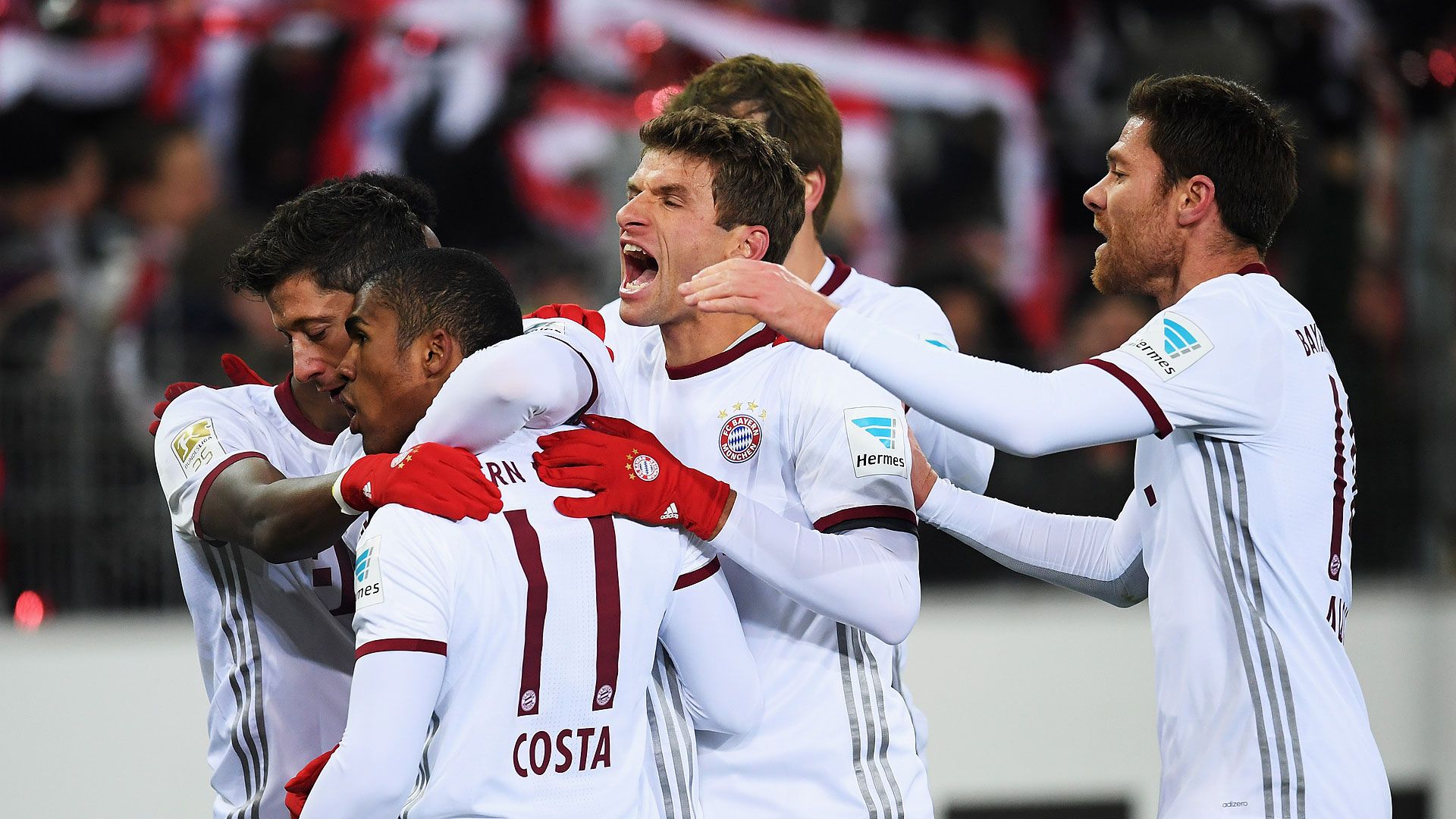 Alemão: Após se lesionar ao marcar gol, Müller desfalcará Bayern de Munique