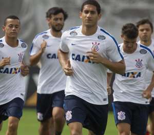 Pablo lamenta pouco treino no Corinthians e espera jogo 'pegado' contra chilenos