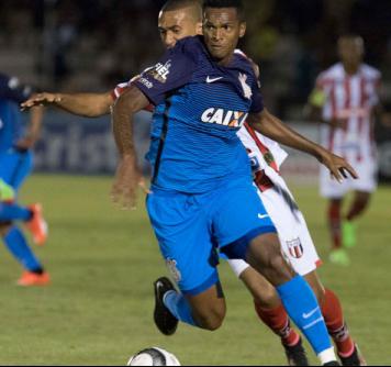 Botafogo e Corinthians: jogo truncado no Santa Cruz