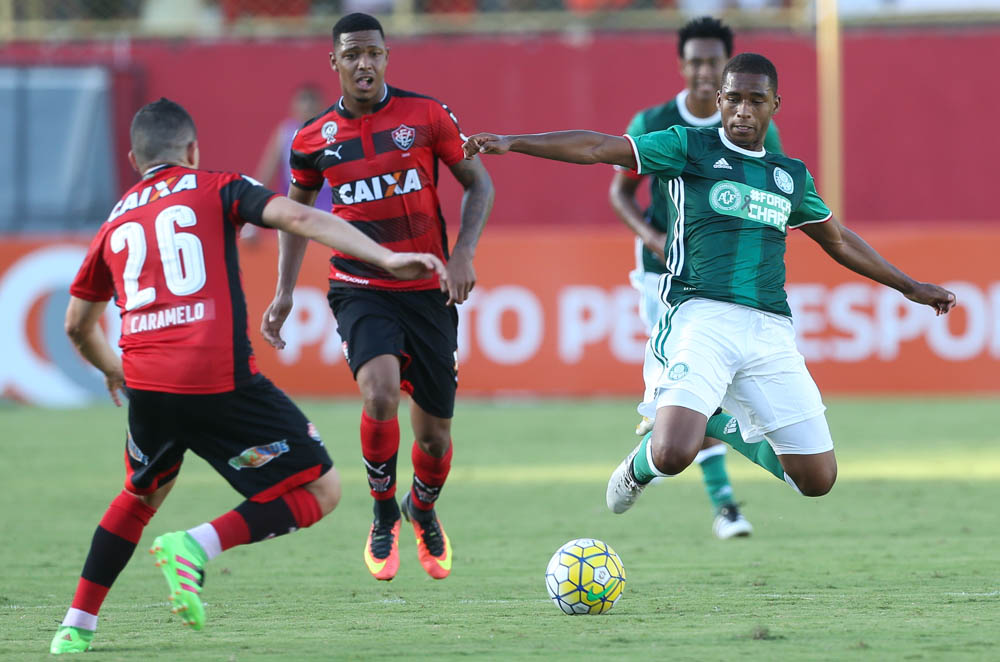 Vitória vai usar fraude de documentos do Inter no STJD para sua defesa