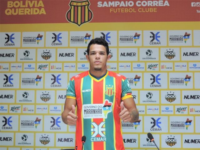 Indicado pelo técnico Francisco Diá, Fredson é um zagueiro destro, mas ressaltou que pode jogar pelos dois lados