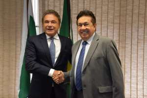 Kleiber Beltrão, presidente da ABRACE, é recebido e parabenizado por Álvaro Dias