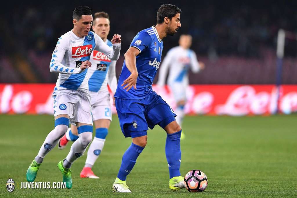 Napoli ganha, mas Juventus avança à decisão da Copa da Itália; Higuain marca 2