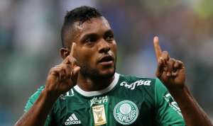 Borja comemora retomada da parceria com Guerra em gol pelo Palmeiras no Paulistão