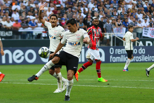 Corinthians passa pelo Botafogo e está na semifinal