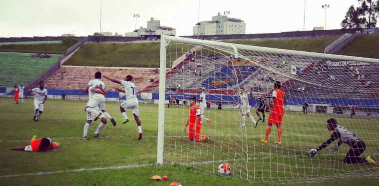 No sábado, o Mauaense fez 3 a 1 sobre o Manthiqueira na cidade de Mauá