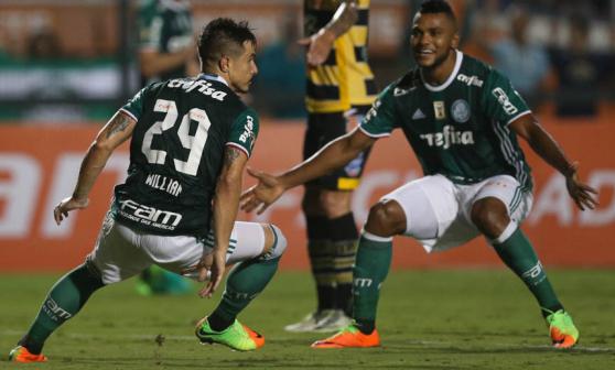 Willian voltou a marcar gols pelo Palmeiras, dono da melhor campanha
