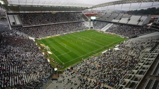 Itaquerão está sempre cheio, mesmo assim a conta para a construção nunca parece ter fim