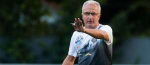 'Direção mantém enquanto confiar no trabalho', diz Dorival sobre futuro no Santos