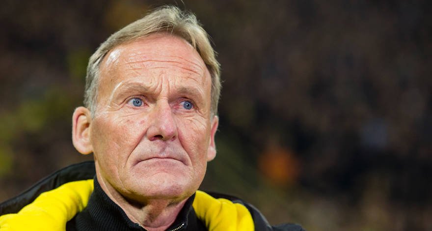Diretor diz que elenco do Dortmund está ‘em choque’ e tranquiliza sobre Bartra