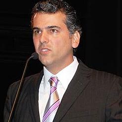 Prefeito Gustavo Reis que esporte como integração social