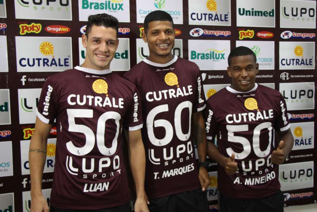 Trio da Ferroviária alcança marca expressiva e recebe homenagens 2 0002050236280 img