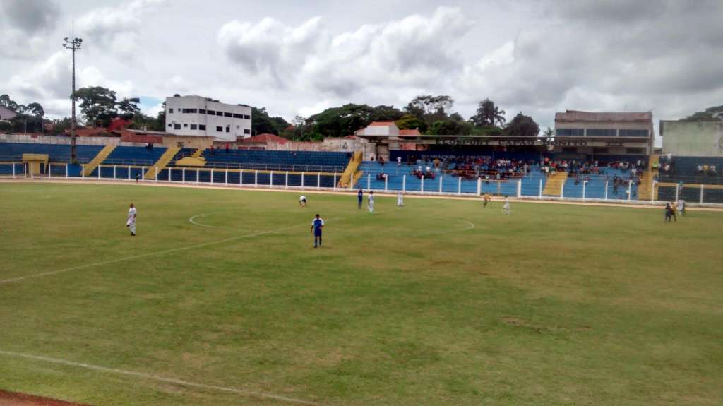 Estádio Dr. José Sidney da Cunha foi alvo de abelhas no último final de semana, pela abertura da Segundona Paulista