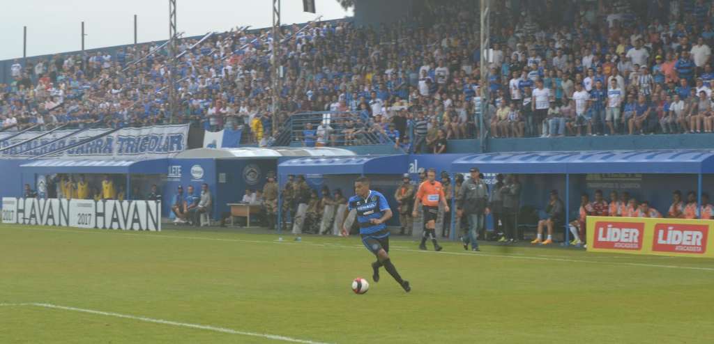 Tubarão empatou sem gols contra o Figueirense