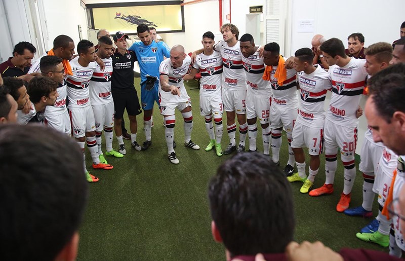 Maicon critica fair-play de Rodrigo Caio: 'Prefiro a mãe do adversário chorando' 2 0002050236976 img