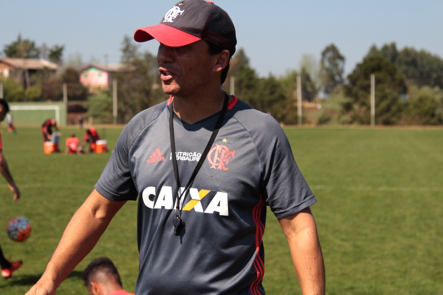 Carioca: Zé Ricardo testa Flamengo com três volantes e admite usar Ederson no domingo