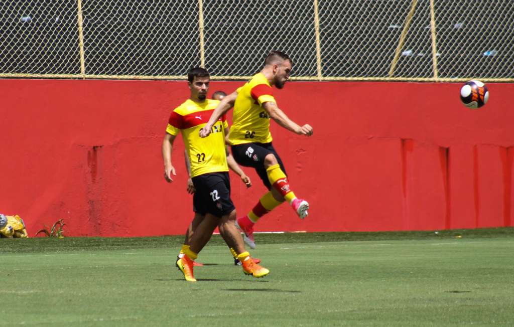 Vitória tem dúvida no setor do meio-campo para esta quarta-feira
