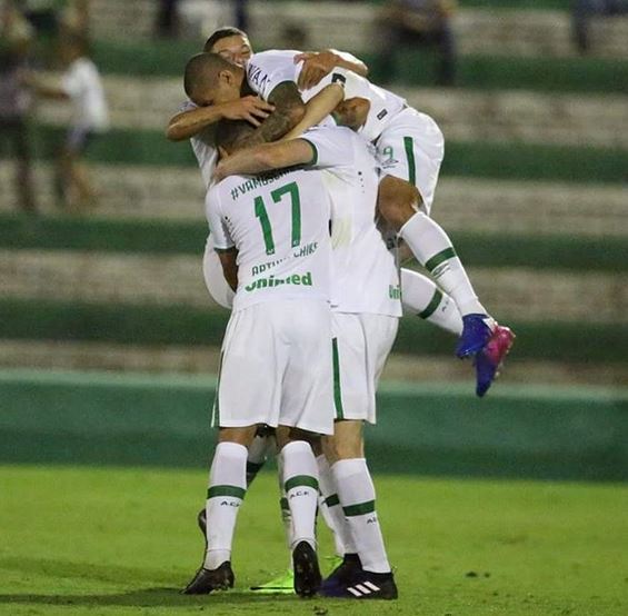 Libertadores: Mancini elogia atuação da Chapecoense após empate e reclama da arbitragem