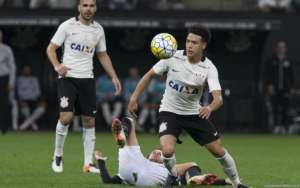 Meia do Corinthians desabafa: 'Se achar que não vou me recuperar, vou embora'