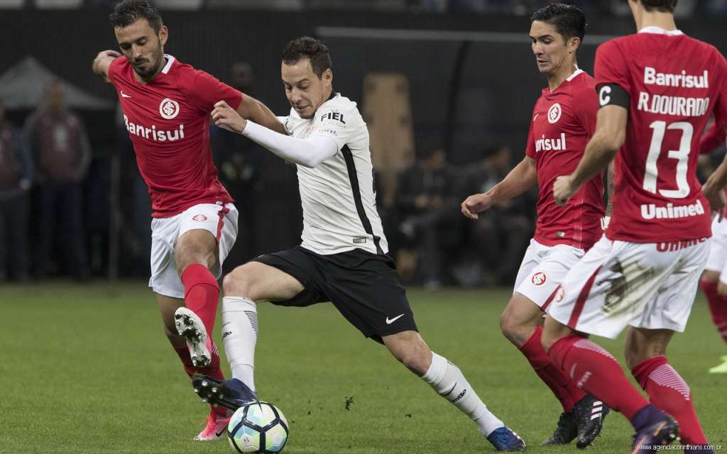 Rodriguinho optou por não bater o pênalti diante do Inter Rodriguinho optou por não bater o pênalti diante do Inter