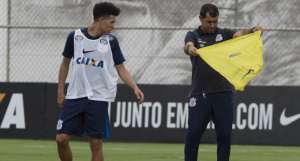 Sem meia que perdeu pênalti, Corinthians define relacionados para encarar o São Paulo