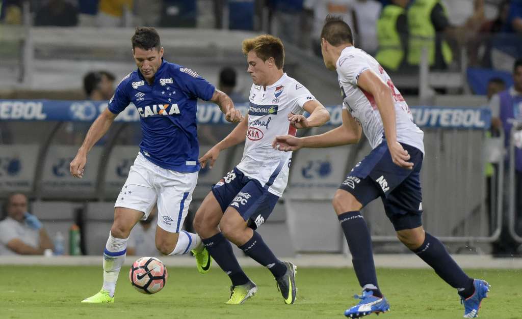 Thiago Neves é dúvida no Cruzeiro para primeiro jogo da final