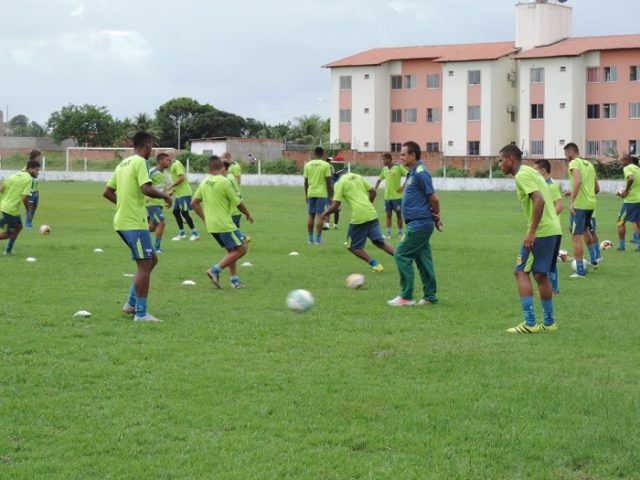 Federação paralisa o Campeonato Maranhense de olho em processos no TJD