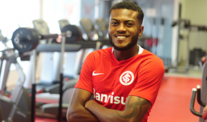 Internacional contrata Marcelo Cirino, ex-Flamengo e revelação do Brasileirão de 2013