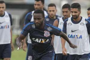 Corinthians estuda usar atacante como moeda de troca por Clayson, da Ponte Preta
