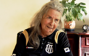 O dia em que Conceição, a torcedora símbolo da Ponte, teve que fingir ser corintiana