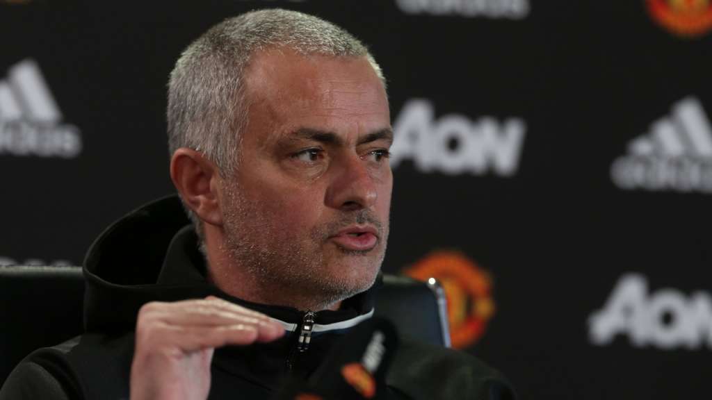 Mourinho confirma desfalque de Pogba no clássico de Manchester