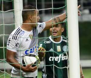 Paulistão: De problema à solução, a defesa da Ponte Preta vai ter duas mudanças na final