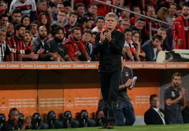 Libertadores: Atlético-PR está ‘ganhando casca’ com dificuldades, diz Autuori