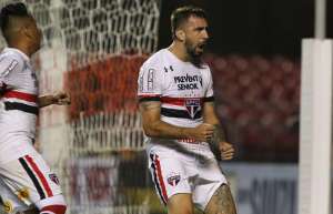 Paulistão: Lucas Pratto admite toque em lance decisivo do clássico e critica arbitragem