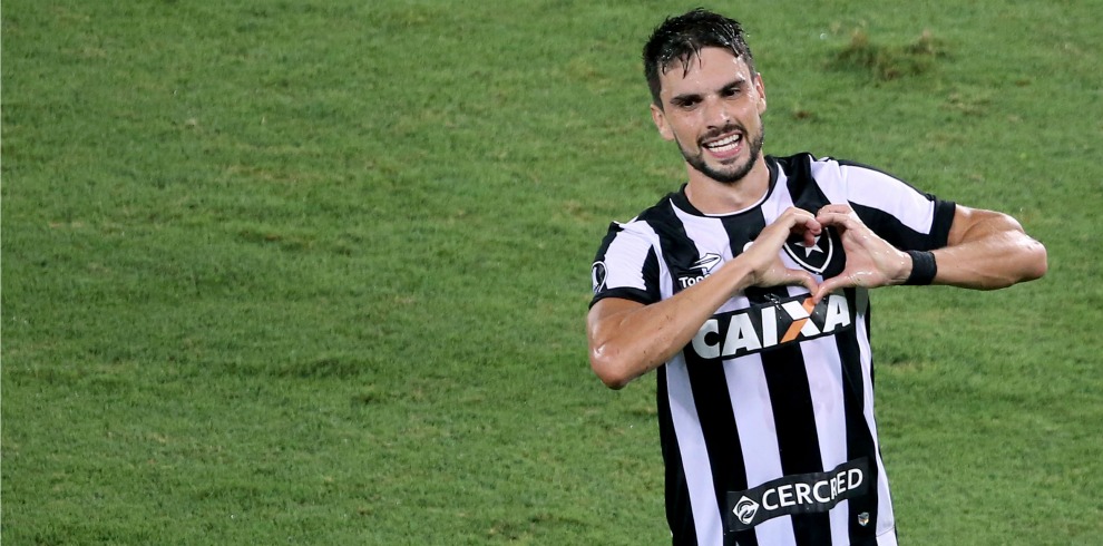 Destaque do Botafogo na Libertadores, Pimpão estende contrato até 2019