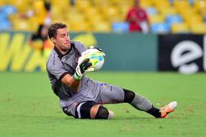 Martín Silva aprova ritmo de treinos no Vasco e despista sobre saída de Rodrigo