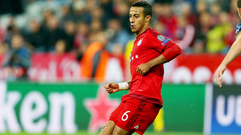 Thiago Alcântara comemorou renovação com o Bayern